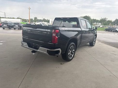 Used 2023 Chevrolet Silverado 1500 LT AWD/4WD image 5
