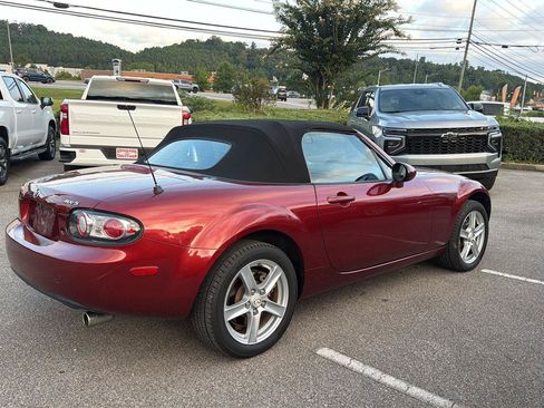 Used 2008 MAZDA MX-5 Miata Sport RWD image 3