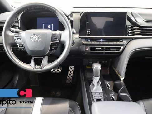 Used 2025 Toyota Camry SE FWD image 13