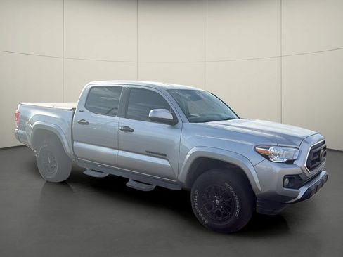 Used 2021 Toyota Tacoma SR5 RWD image 2