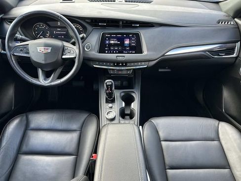 Used 2022 Cadillac XT4 Luxury w/ Trailering Package AWD/4WD image 12