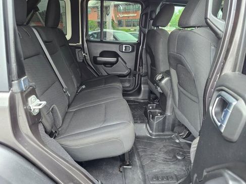 Used 2019 Jeep Wrangler Unlimited Sport AWD/4WD image 36