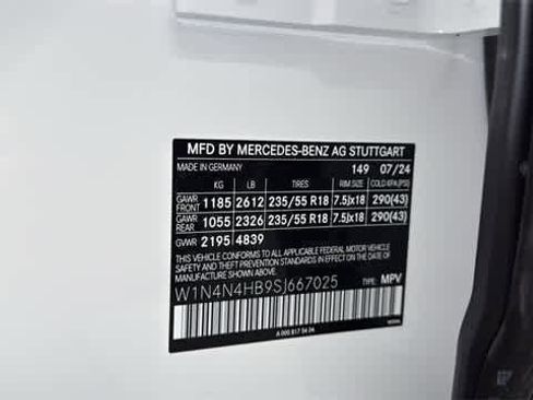 Used 2025 Mercedes-Benz GLA 250 4MATIC image 11