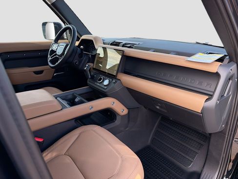 New 2026 Land Rover Defender 110 X-Dynamic SE image 14