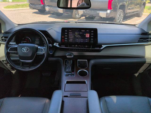 Certified 2021 Toyota Sienna XLE FWD image 15