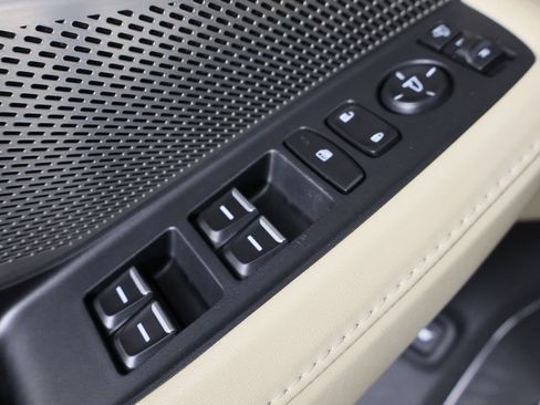 Used 2023 Acura MDX SH-AWD w/ Technology Package image 22