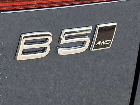 New 2026 Volvo XC60 B5 Plus w/ Protection Package Premier image 15