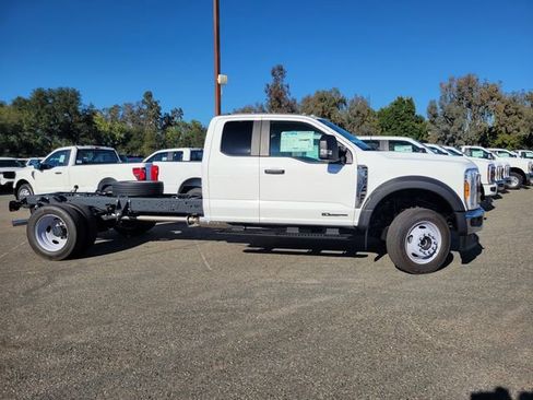 New 2025 Ford F550 4x4 SuperCab Super Duty image 5