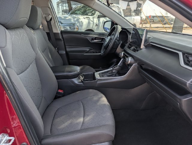 Used 2024 Toyota RAV4 XLE w/ Convenience Package FWD image 32