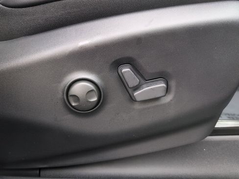 New 2026 Chrysler Pacifica Limited image 11