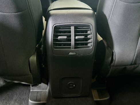 Used 2022 Ford Escape SE image 27