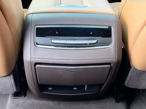 Used 2024 Cadillac Escalade ESV Sport w/ LPO, ONYX Package AWD/4WD image 32