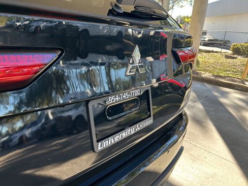 Used 2023 Mitsubishi Outlander ES image 17