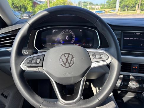Used 2024 Volkswagen Jetta SE w/ Panoramic Sunroof Package FWD image 15