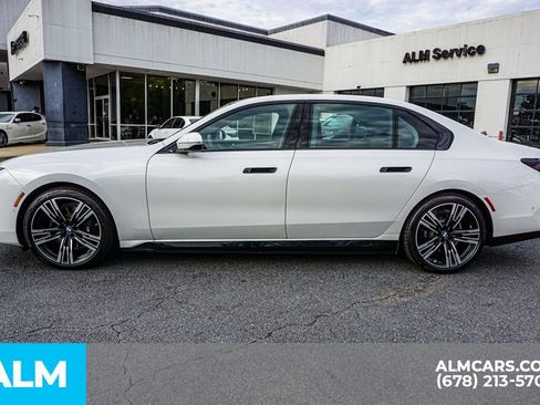 Used 2025 BMW i7 eDrive50 w/ M Sport Package image 7