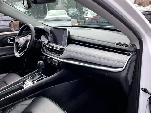 Used 2022 Jeep Compass Latitude w/ Convenience Group image 14