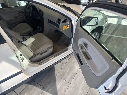 Used 2001 Volvo S40 FWD image 15