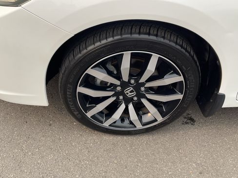 Used 2015 Honda Civic EX-L image 9