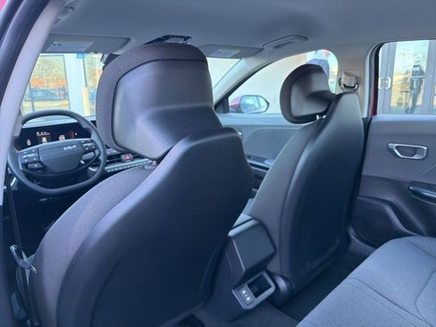 New 2025 Kia K4 LXS image 21