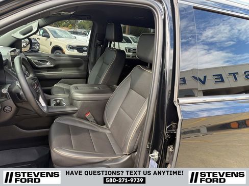 Used 2023 GMC Yukon XL SLT w/ SLT Luxury Package AWD/4WD image 11