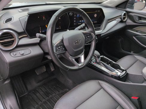 Certified 2025 Chevrolet Trax ACTIV w/ Driver Confidence Package image 10