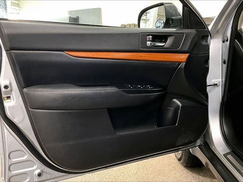 Used 2013 Subaru Outback 2.5i Limited image 21