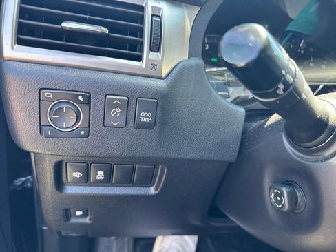 Used 2016 Lexus GX 460 w/ Premium Package AWD/4WD image 21