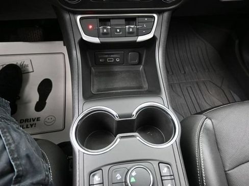 Used 2023 GMC Terrain SLT FWD image 11