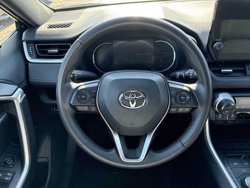 Used 2023 Toyota RAV4 XSE AWD/4WD image 11