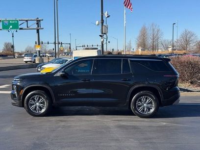 Used 2024 Chevrolet Traverse LT