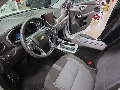 Certified 2025 Chevrolet Blazer LT AWD/4WD image 8