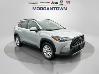 Used 2023 Toyota Corolla Cross LE video 3