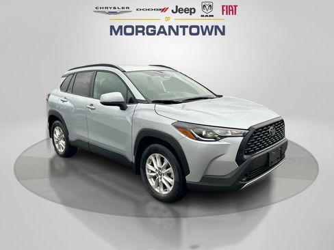 Used 2023 Toyota Corolla Cross LE image 3