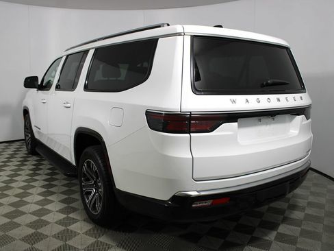 Used 2024 Jeep Wagoneer L Series II w/ Flexible Seating Group RWD image 41