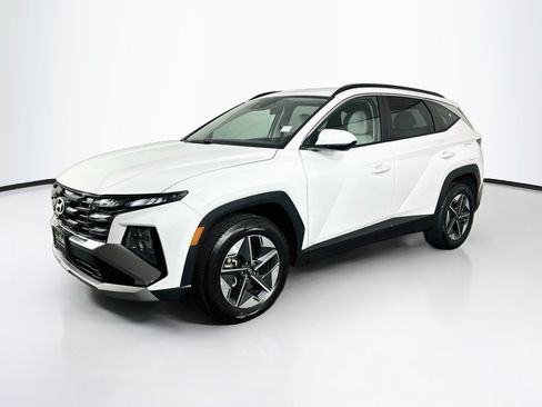 Used 2025 Hyundai Tucson SEL AWD/4WD image 3