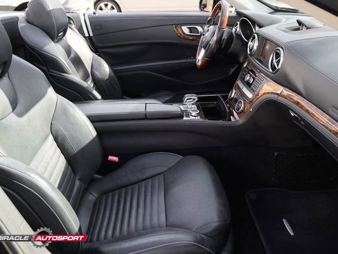 Used 2013 Mercedes-Benz SL 550 w/ Premium Pkg image 25