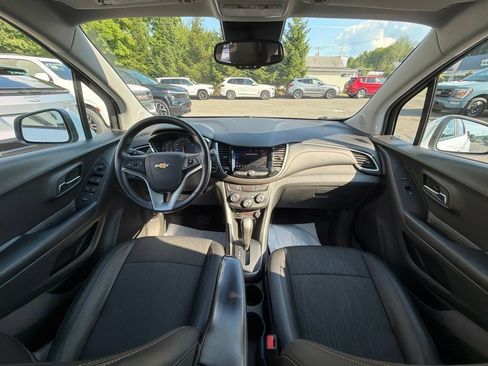 Used 2022 Chevrolet Trax LT w/ Sport Edition AWD/4WD image 37