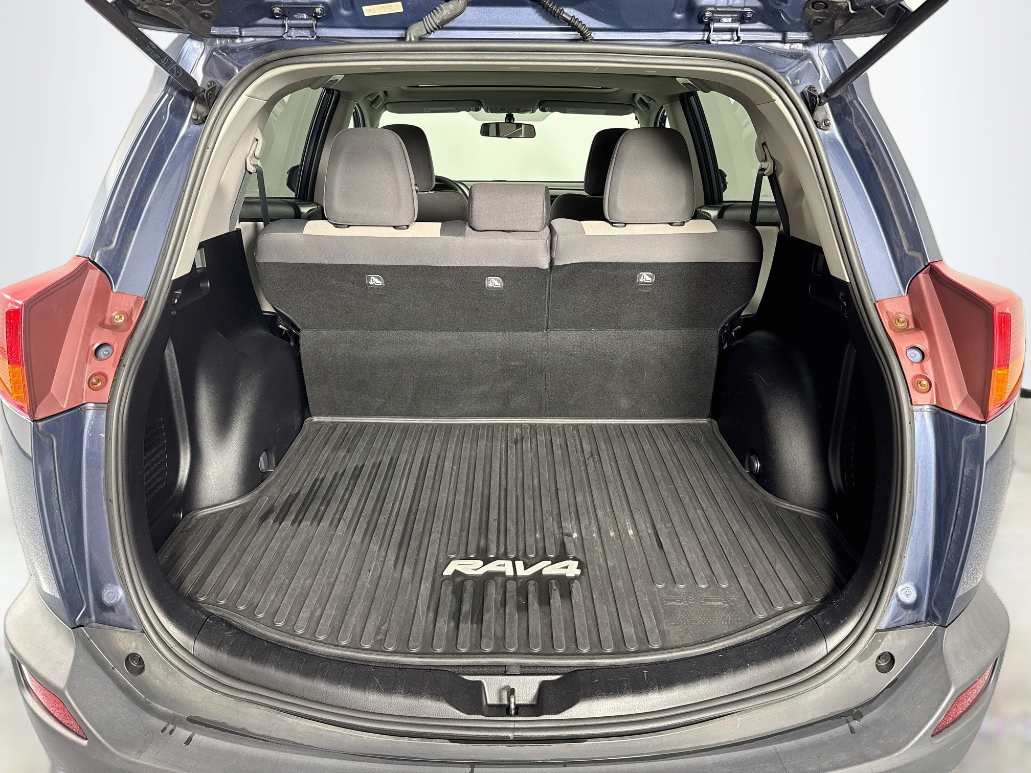 Used 2014 Toyota RAV4 XLE AWD/4WD image 24
