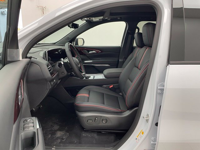 New 2027 Chevrolet Traverse RS w/ LPO, Floor Liner Package AWD/4WD image 9