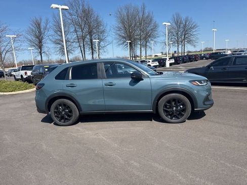 Used 2023 Honda HR-V Sport image 9
