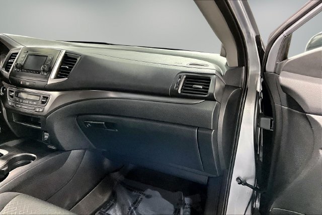 Used 2017 Honda Ridgeline RTS image 24