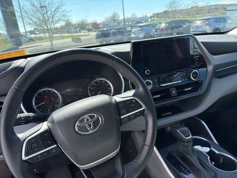Used 2023 Toyota Highlander XLE image 15