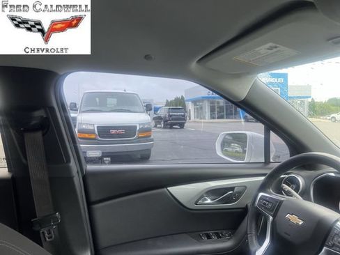Used 2019 Chevrolet Blazer LT FWD image 15