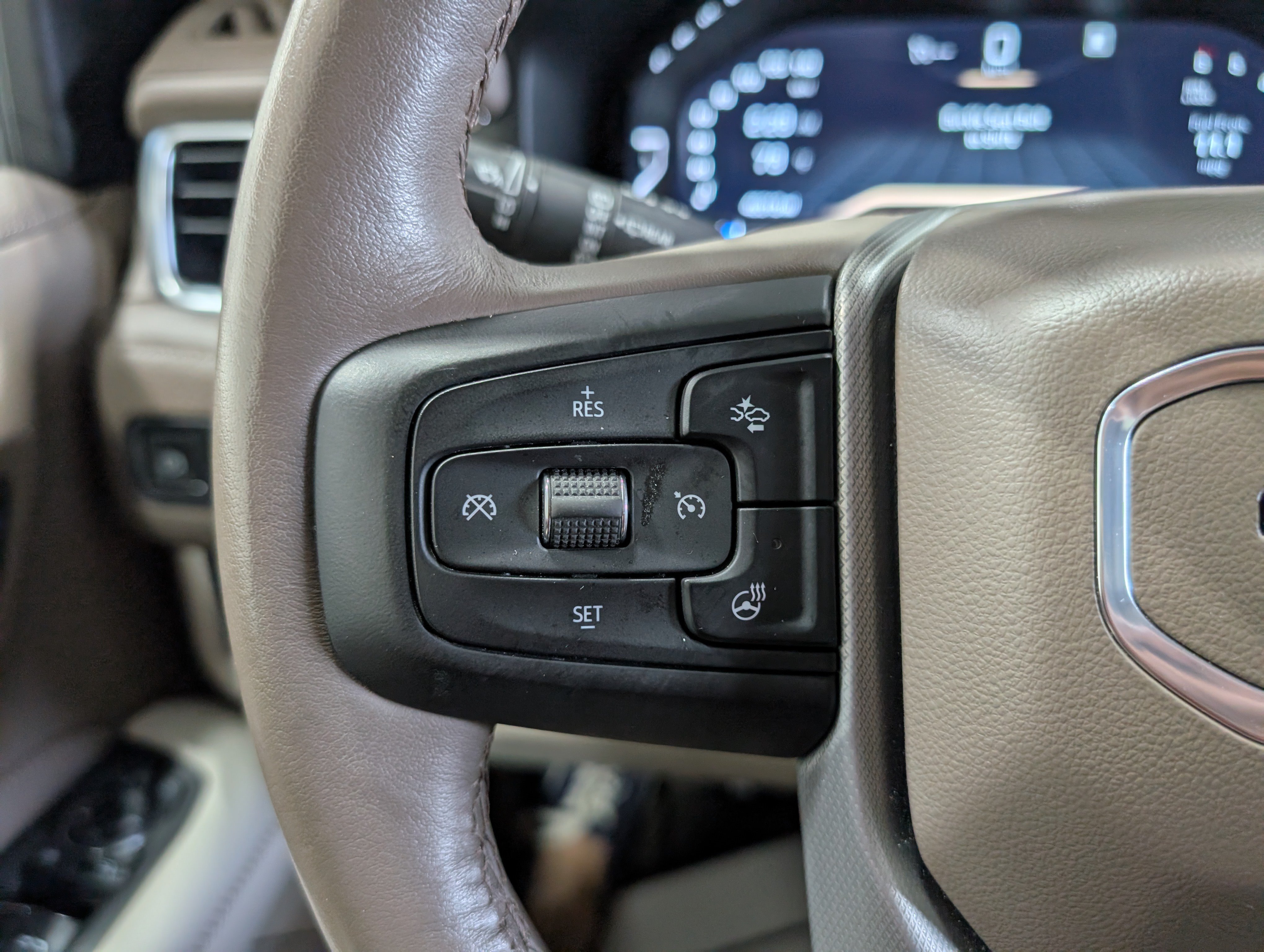 Used 2022 GMC Yukon Denali AWD/4WD image 23