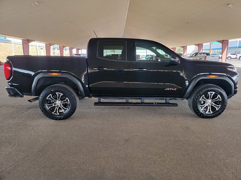 Used 2025 GMC Canyon AT4 w/ AT4 Premium Package AWD/4WD image 6