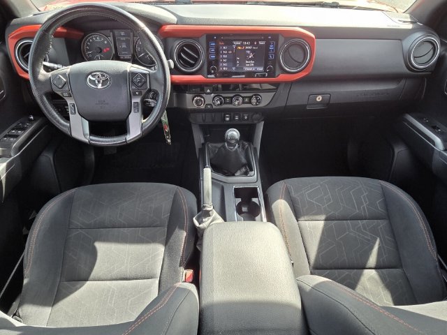 Used 2018 Toyota Tacoma TRD Off-Road AWD/4WD image 11