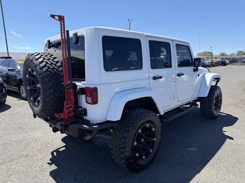 Used 2012 Jeep Wrangler Unlimited Sahara w/ Connectivity Group AWD/4WD image 5