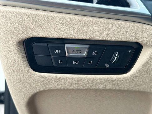 New 2025 BMW 330i Sedan w/ Convenience Package RWD image 36