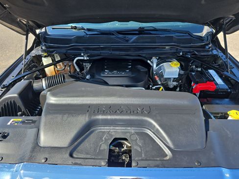 Used 2021 RAM 2500 Tradesman w/ Chrome Appearance Group image 32