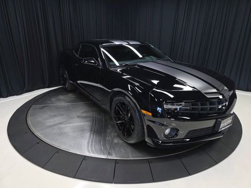 Used 2013 Chevrolet Camaro SS w/ RS Package RWD image 6